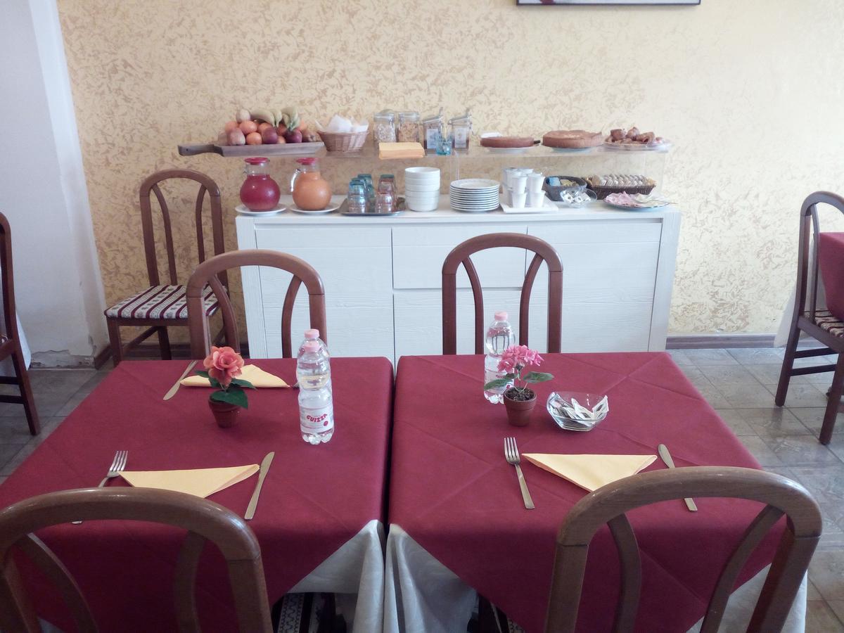 Affittacamere Dei Mille Cagliari Bagian luar foto